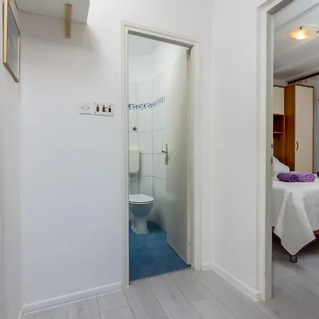 Appartement With Parking Space - 2288 *