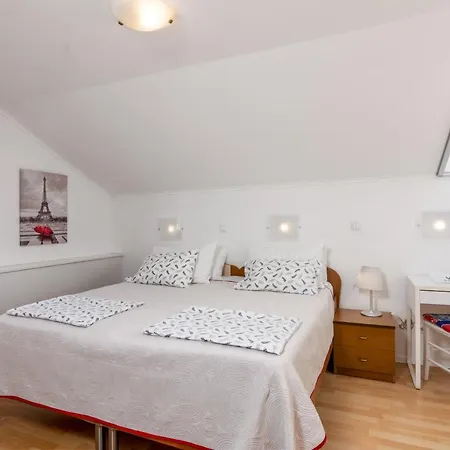With A Parking Space - 2288 Apartment Rovinj