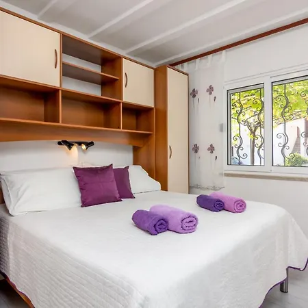 With A Parking Space - 2288 Apartment Rovinj