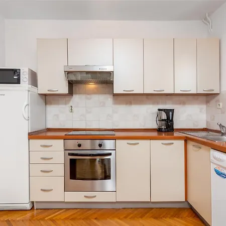 With A Parking Space - 2288 Apartment Rovinj