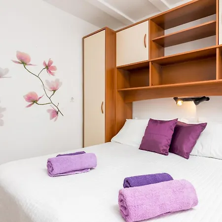 With Parking Space - 2288 Apartman